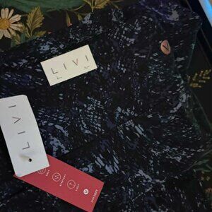 LIVI High-Rise Signature Stretch Capri Legging - Blue snakeskin NEW W/tags